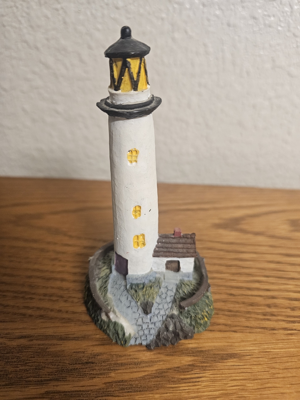DDW Brooksville, FL Lighthouse Miniature Figurine #12-401 Coastal Souvenir Decor
